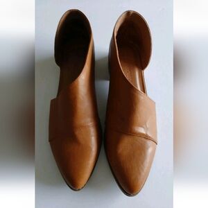 Cynthia Rowley Tan Leather Flats